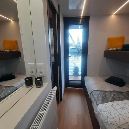 Dom Na Wodzie Houseboat Gdansk, Old Town Appartement *