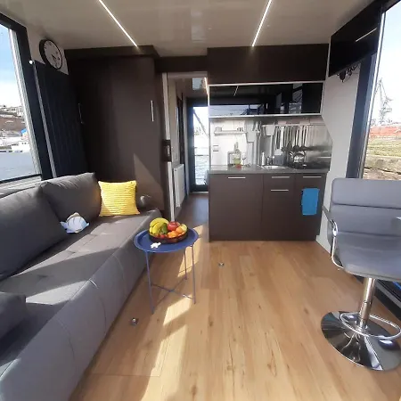 Dom Na Wodzie Houseboat Gdansk, Old Town Appartement *