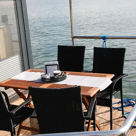 Appartement Dom Na Wodzie Houseboat Gdansk, Old Town