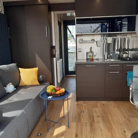 Dom Na Wodzie Houseboat Gdansk, Old Town Appartement *